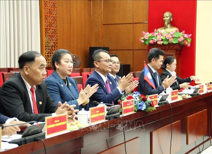 Các đại biểu tham dự buổi Hội đàm.