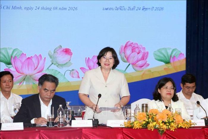Bà Văn Thị Bạch Tuyết, Phó Bí thư Thành ủy TP Hồ Chí Minh phát biểu tại buổi làm việc.