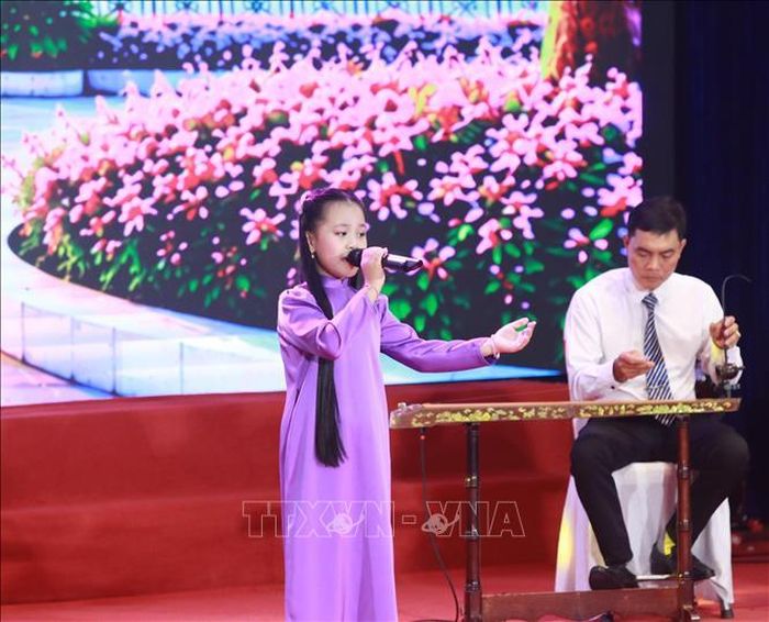 Một tiết mục tiêu biểu, công diễn trong đêm bế mạc, trao giải.