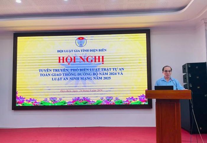 Ông Phạm Đình Quế - Chủ tịch Hội Luật gia tỉnh phát biểu khai mạc tại Hội nghị.