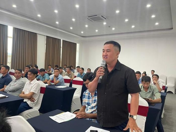 Các đại biểu nêu câu hỏi, tình huống thực tiễn để trao đổi, giải đáp.
