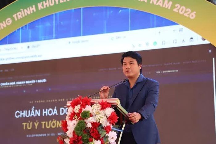 Ông Nguyễn Văn Hinh – Phó Viện trưởng Viện Ứng dụng công nghệ và đào tạo phát triển nguồn nhân lực chia sẻ về mô hình "Solo Business AI".