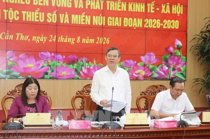 Ông Trương Cảnh Tuyên, Chủ tịch UBND thành phố Cần Thơ, phát biểu. Ảnh: Ngọc Thiện - TTXVN