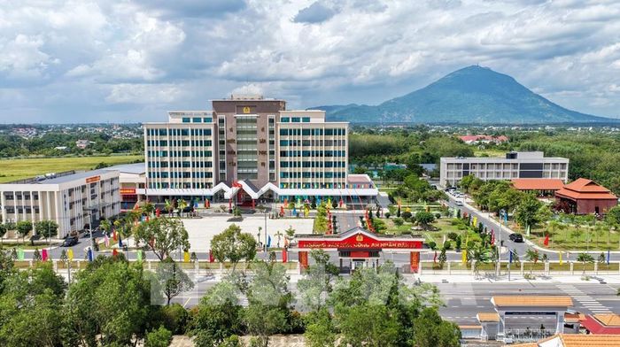 Trường Văn hóa Công an nhân dân IV có trụ sở tại số 123 Trường Chinh, phường Tân Ninh, tỉnh Tây Ninh, có tổng diện tích 5,6ha, trước đây là trụ sở Công an tỉnh Tây Ninh cũ. Ảnh: Minh Phú – TTXVN