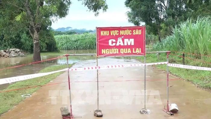 Khu vực nước ngập sâu tại xã miền núi Kim Tân, tỉnh Thanh Hóa. Ảnh: Nguyễn Nam-TTXVN