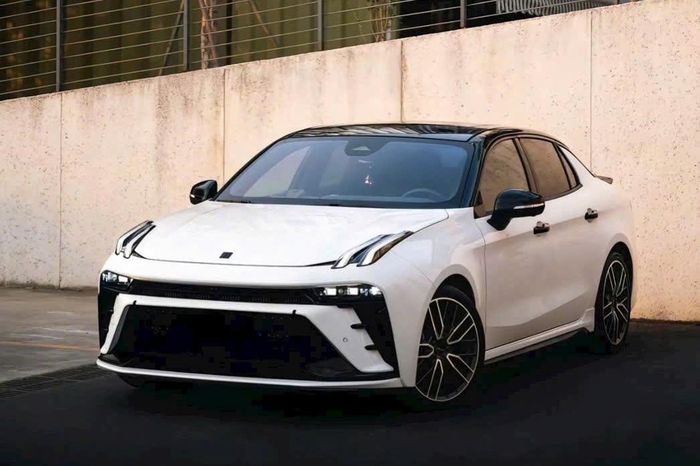 Lynk & Co 03.