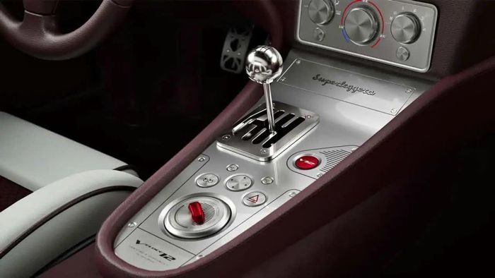 Nội thất của Veloce12 Aperta.