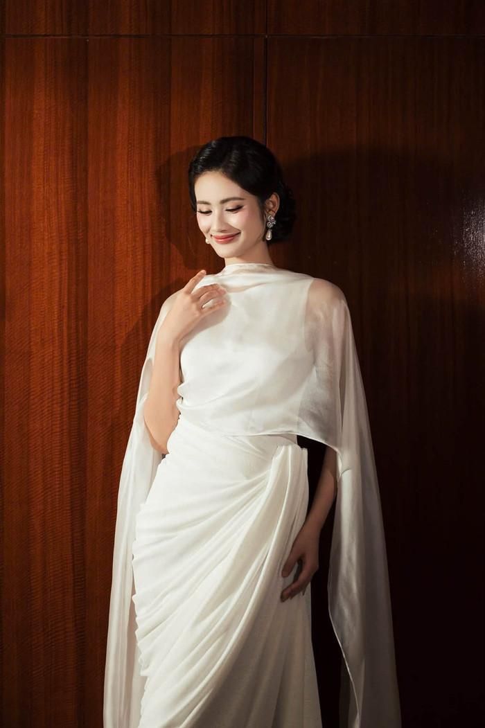 Ý Nhi lọt Top 40 Miss World. 