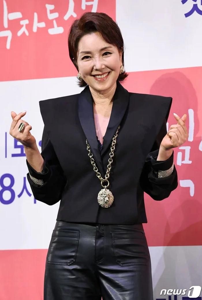 Lee Hwi Hyang từng nhiều lần được khán giả nhận xét có nét tương đồng với những minh tinh đình đám quốc tế.