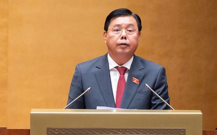 Bộ trưởng Bộ Nội vụ Nguyễn Tiến Hải hát biểu tiếp thu, giải trình trước Quốc hội sáng 24/8