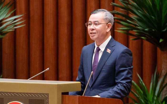 Bộ trưởng Bộ Tài chính Ngô Văn Tuấn giải trình trước khi Quốc hội bấm nút thông qua Nghị quyết
