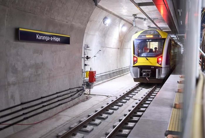 Dự án City Rail Link (CRL) trị giá 5,5 tỷ NZD — tuyến đường sắt hầm ngầm đầu tiên chính thức đi vào hoạt động tháng 9.2026, bổ sung cho quy hoạch theo chiều cao của Auckland. Ảnh OurAuckland