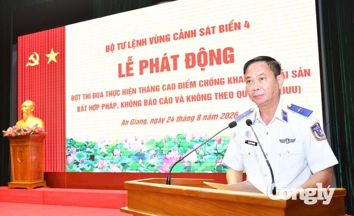 Thiếu tướng Nguyễn Văn Dũng - Bí thư Đảng ủy, Chính ủy, Chủ tịch Hội đồng Thi đua - Khen thưởng Bộ Tư lệnh Vùng chủ trì Lễ phát động Đợt thi đua thực hiện tháng cao điểm chống khai thác IUU