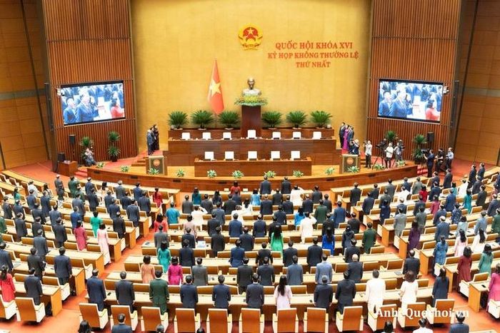 Quốc hội khóa XVI thực hiện nghi thức chào cờ, bế mạc Kỳ họp không thường lệ thứ Nhất.