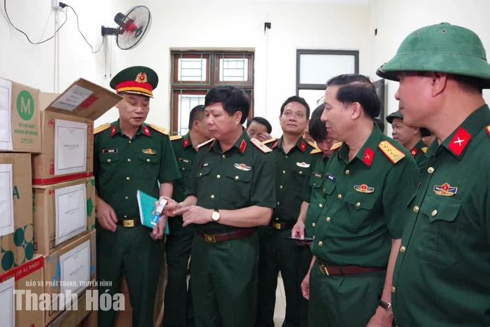 Đoàn kiểm tra kiểm tra công tác chuẩn bị vật chất, trang bị của Đội quy tập, Bộ CHQS tỉnh cho thực hiện nhiệm vụ tìm kiếm, quy tập mùa khô 2026-2027.