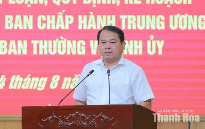 Trưởng Ban Tổ chức Tỉnh ủy Nguyễn Văn Hùng quán triệt các kết luận, quy định, hướng dẫn mới về xây dựng Đảng, tổ chức bộ máy, công tác cán bộ và Chỉ thị của Ban Thường vụ Tỉnh ủy về khuyến khích, bảo vệ cán bộ năng động, sáng tạo, dám nghĩ, dám làm, dám chịu trách nhiệm vì lợi ích chung.