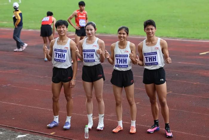 Thành tích của bộ tứ Quốc Anh - Thảo My - Xuân Phú - Lê Thảo vượt qua mốc kỷ lục cũ do đội tuyển trẻ quốc gia thiết lập năm 2023 tại Thái Lan. Ảnh: Ban Tổ chức
