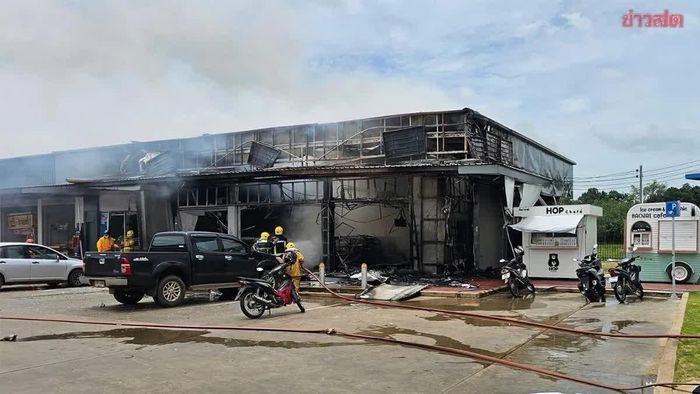 Cửa hàng 7-Eleven tại Pattani bị tấn công. Ảnh: Thaipbs.