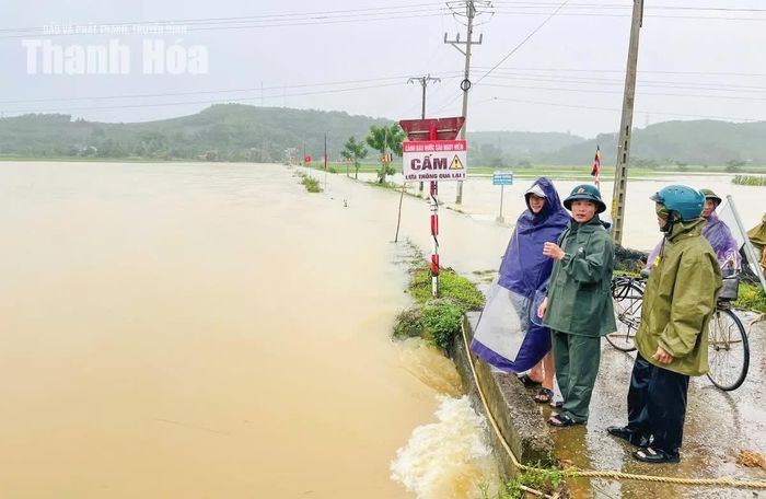 Các địa phương cắt cử người canh gác, không cho người dân qua lại.
