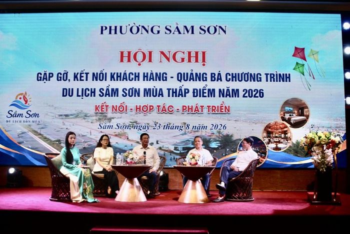 Phiên toạ đàm tại sự kiên. Ảnh: Chu Khôi.