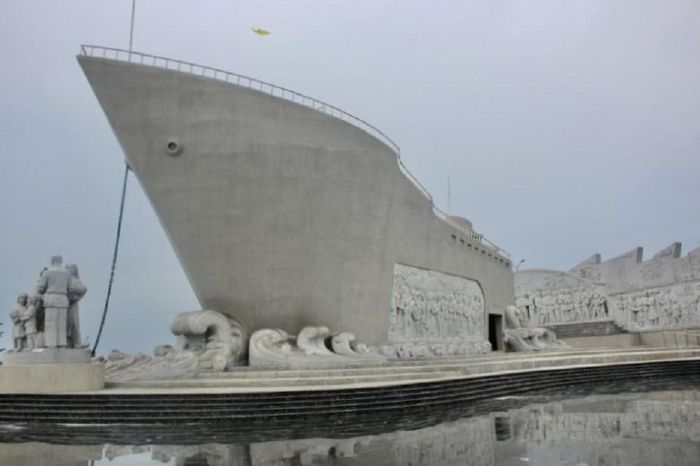 Khu lưu niệm đồng bào, cán bộ, chiến sĩ và học sinh miền Nam tập kết ra Bắc ở Sầm Sơn. Ảnh: Chu Khôi.