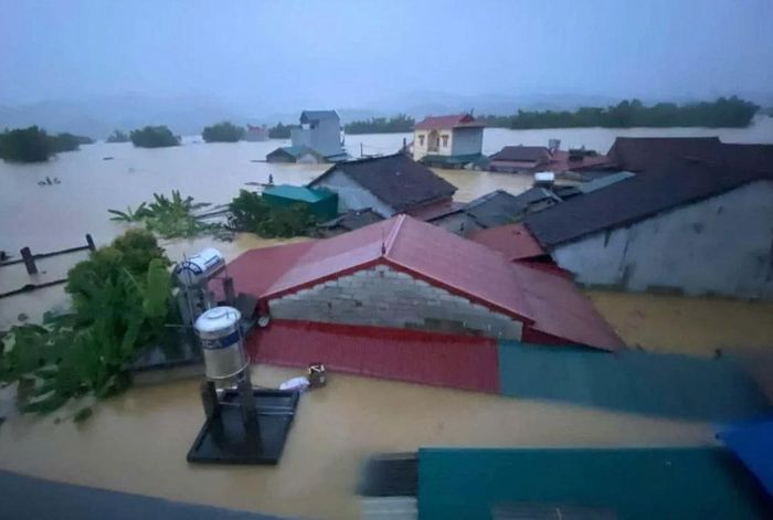 Những ngày qua, nước lũ dâng cao khiến nhiều nhà dân tại xã Thất Khê bị ngập nặng. Ảnh: Bộ Nông nghiệp và Môi trường.