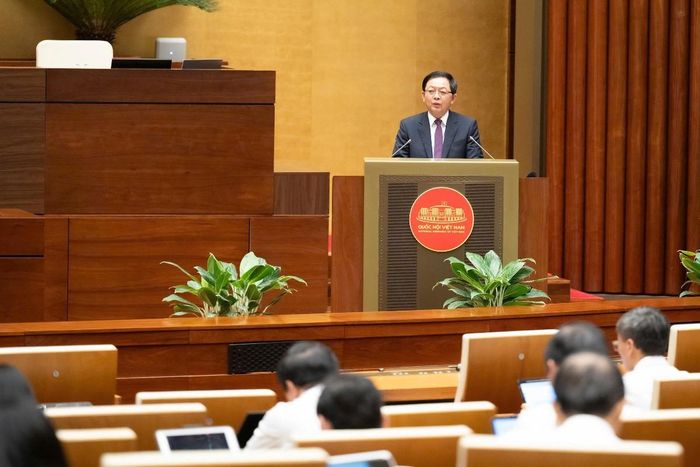 Phó Thủ tướng Chính phủ Hồ Quốc Dũng, thừa ủy quyền của Thủ tướng Chính phủ trình bày Báo cáo giải trình, tiếp thu, chỉnh lý dự thảo Luật, Ảnh: Trang Thông tin điện tử của Quốc hội.
