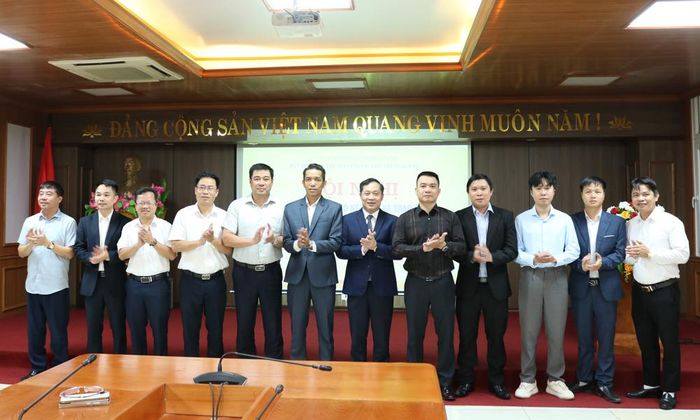  Ban Tổ chức và nhà tài trợ Cuộc thi chúc mừng các tác giả, nhóm tác giả.  