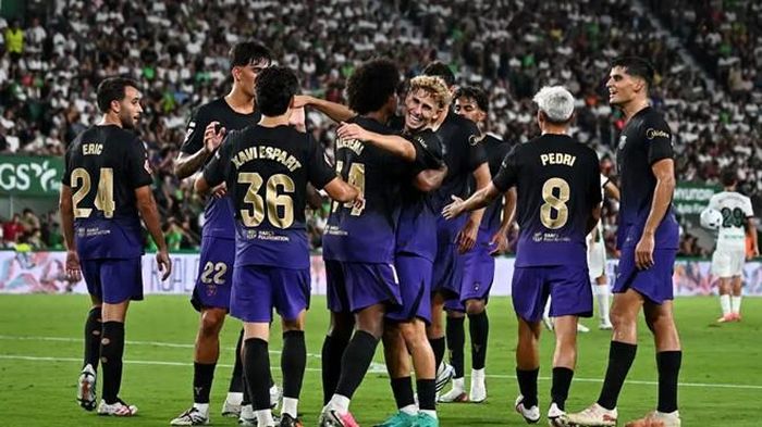 Eric Garcia: 7,6 điểm. Có tình huống phá bóng ngay trên vạch vôi cứu thua trong hiệp một dù khâu hỗ trợ tấn công cần cải thiện.