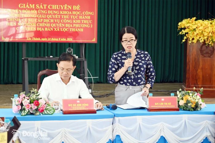 Phó Chủ tịch Ủy ban MTTQ Việt Nam thành phố Lưu Thị Hà phát biểu tại buổi giám sát. Ảnh: Phạm Quang