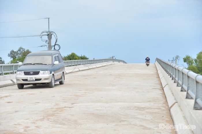 Cầu Mỹ Hòa - cầu lớn nhất trên tuyến đường tỉnh 857 đã cơ bản hoàn thành.