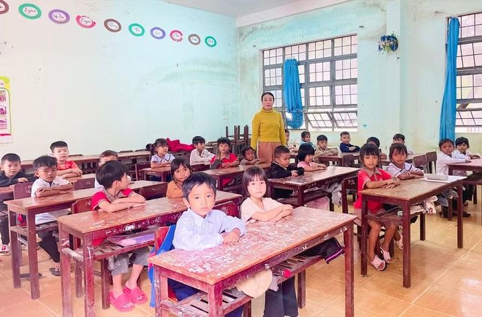  Cô và trò Trường Phổ thông nội trú Tiểu học và THCS Ia Mơ (xã Ia Mơ) sẵn sàng bước vào năm học mới. Ảnh: ĐVCC 