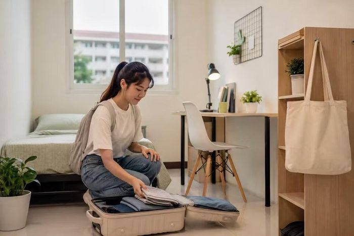 Tân sinh viên cần cân đối tiền thuê trọ và các chi phí phát sinh trong mùa nhập học. Ảnh minh họa: AI
