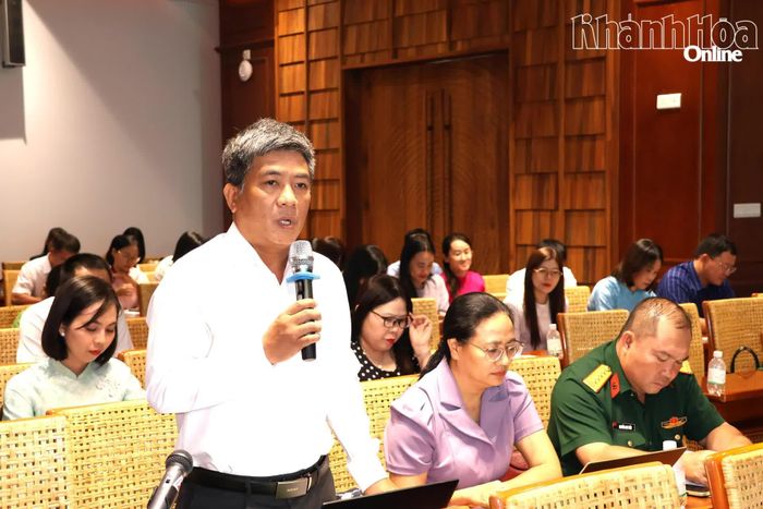 Đại diện Trường Cao đẳng Kỹ thuật Công nghệ Nha Trang góp ý tại diễn đàn.