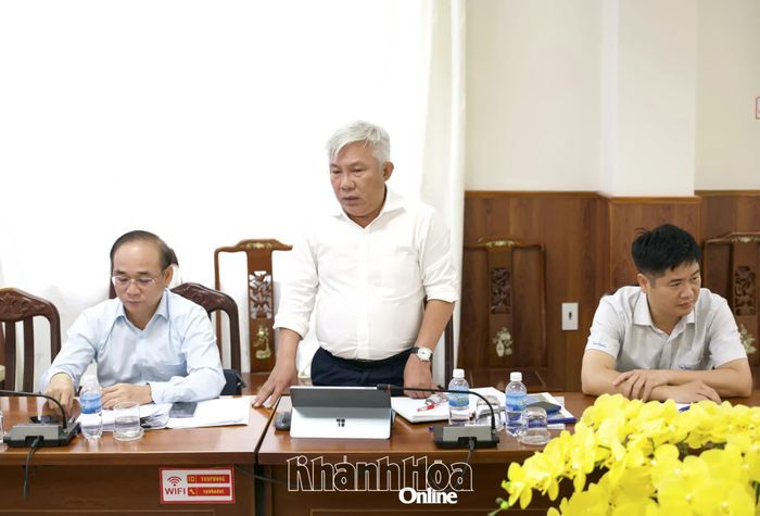 Lãnh đạo Sở Nông nghiệp và Môi trường làm rõ một số vướng mắc trong công tác giải phóng mặt bằng dự án.