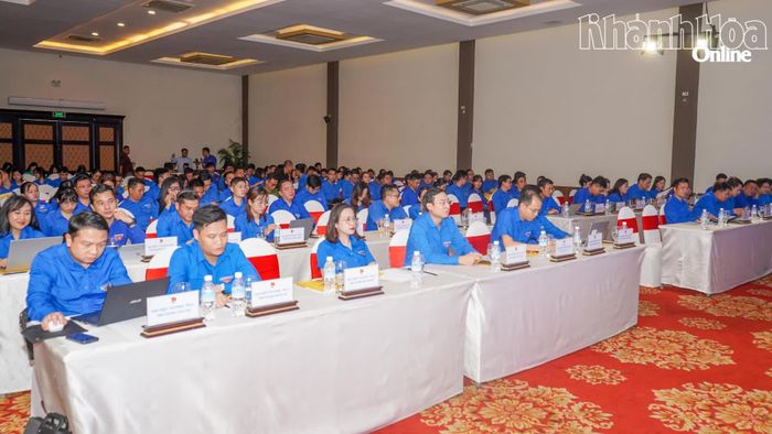 Các đại biểu tham dự hội nghị.