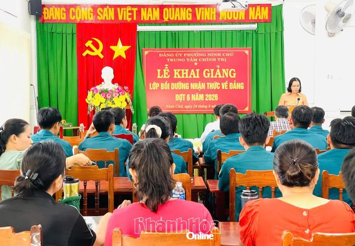 Quang cảnh lễ khai giảng.