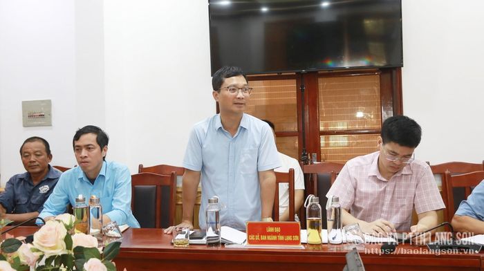 Lãnh đạo Sở Xây dựng phát biểu ý kiến tại buổi kiểm tra