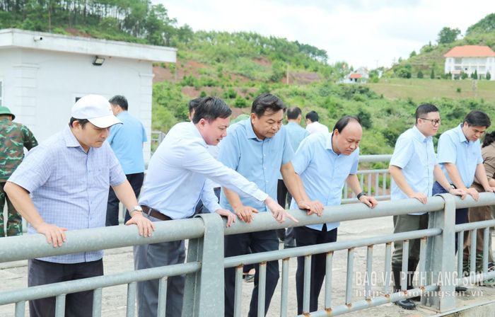 Đoàn công tác kiểm tra quy trình vận hành xả điều tiết tại hồ chứa nước Bản Lải