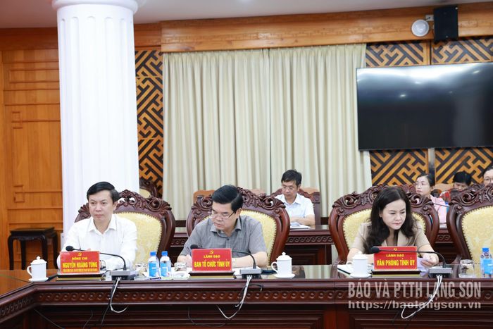 Các đại biểu nghe kết luận hội nghị