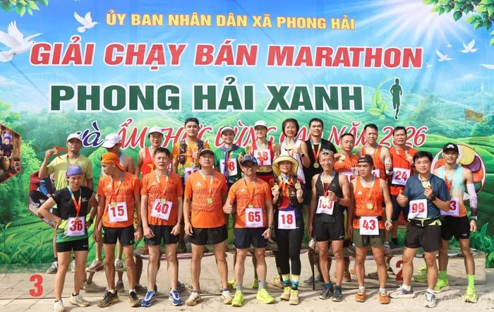 Các vận động viên đến từ 6 tỉnh tham dự Giải chạy bán marathon "Phong Hải Xanh".