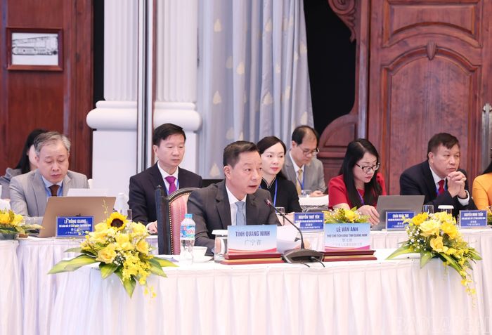 Đại biểu phát biểu thảo luận tại hội nghị.