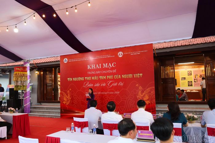 Quang cảnh lễ khai mạc Triển lãm chuyên đề “Thực hành Tín ngưỡng thờ Mẫu Tam phủ của người Việt - Bản sắc và giá trị”.