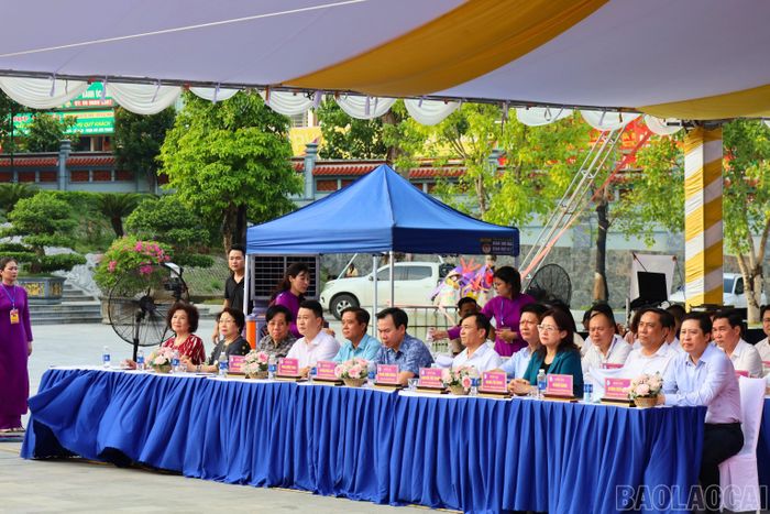 Quang cảnh chương trình kích hoạt Ứng dụng số Đền Bảo Hà.