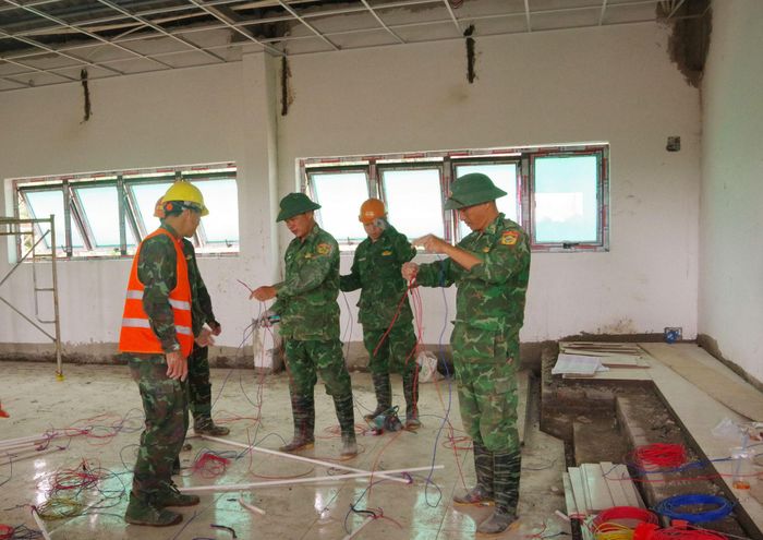 Thi công phần điện khu phòng học Trường phổ thông nội trú liên cấp Tiểu học và Trung học cơ sở Quảng Trực