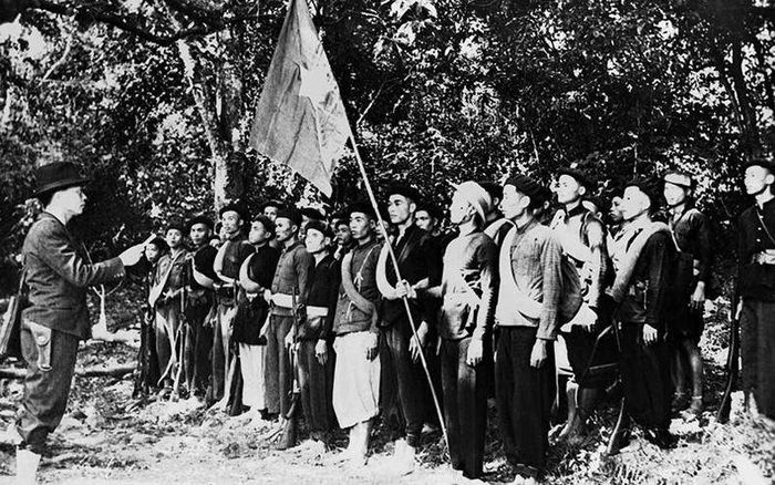 Ngày 22/12/1944, Đội Việt Nam Tuyên truyền Giải phóng quân được thành lập tại khu rừng Trần Hưng Đạo ở châu Nguyên Bình, tỉnh Cao Bằng, do đồng chí Võ Nguyên Giáp chỉ huy