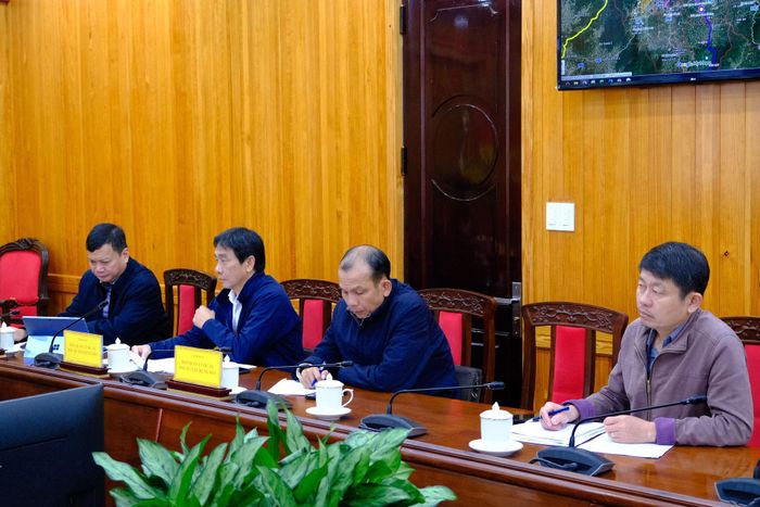 Đại diện lãnh đạo các cơ quan, đơn vị tham dự buổi làm việc