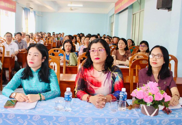 Các đại biểu dự lễ