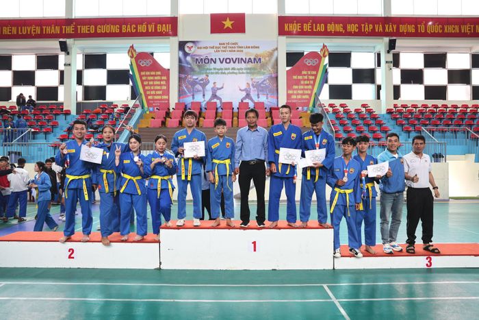 Đoàn VĐV Vovinam Sở Giáo dục và Đào tạo bội thu huy chương