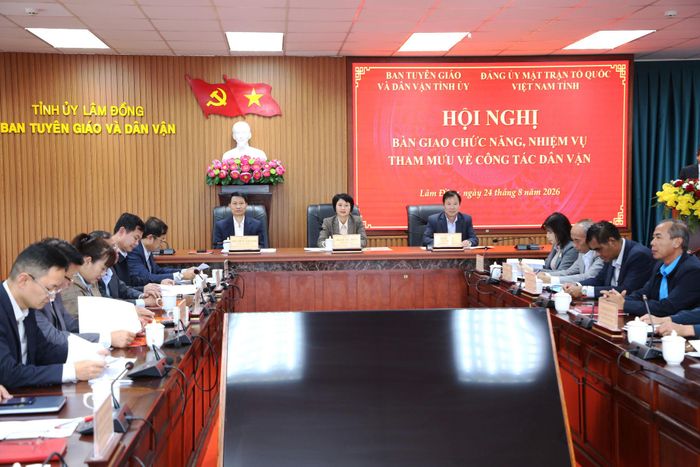 Quang cảnh hội nghị